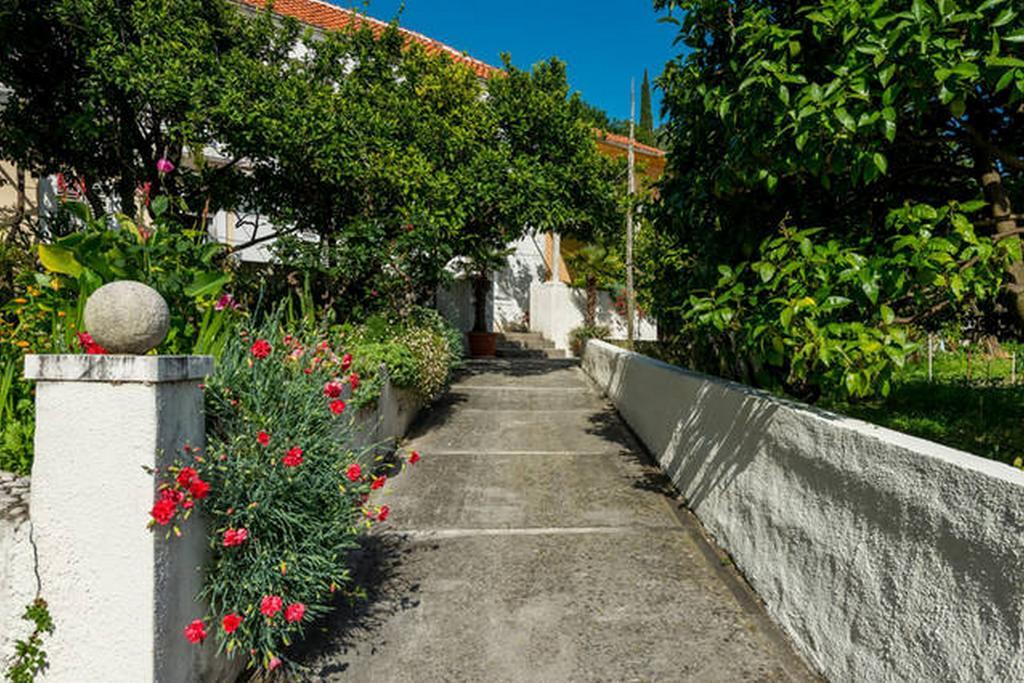 Green Apartment Trsteno Exterior photo